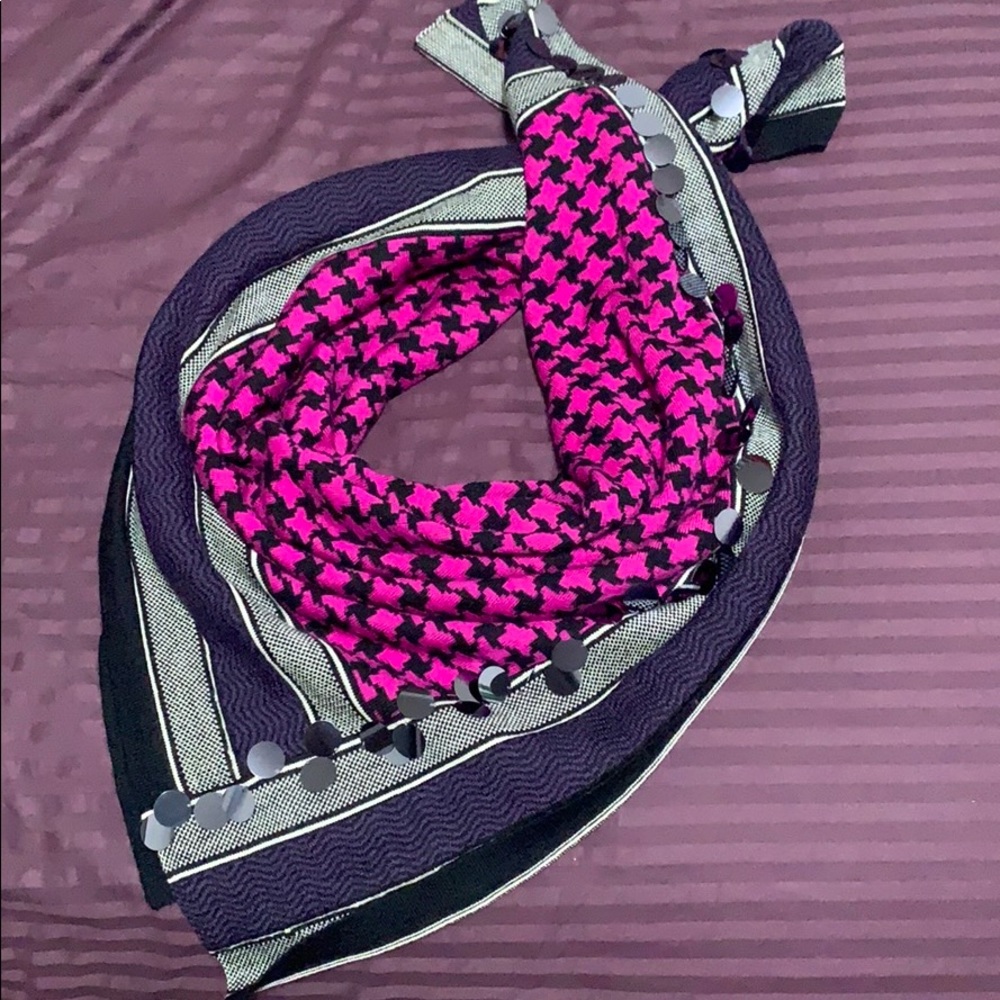BCBGMAXAZRIA "Azaelea" Merino Wool Scarf